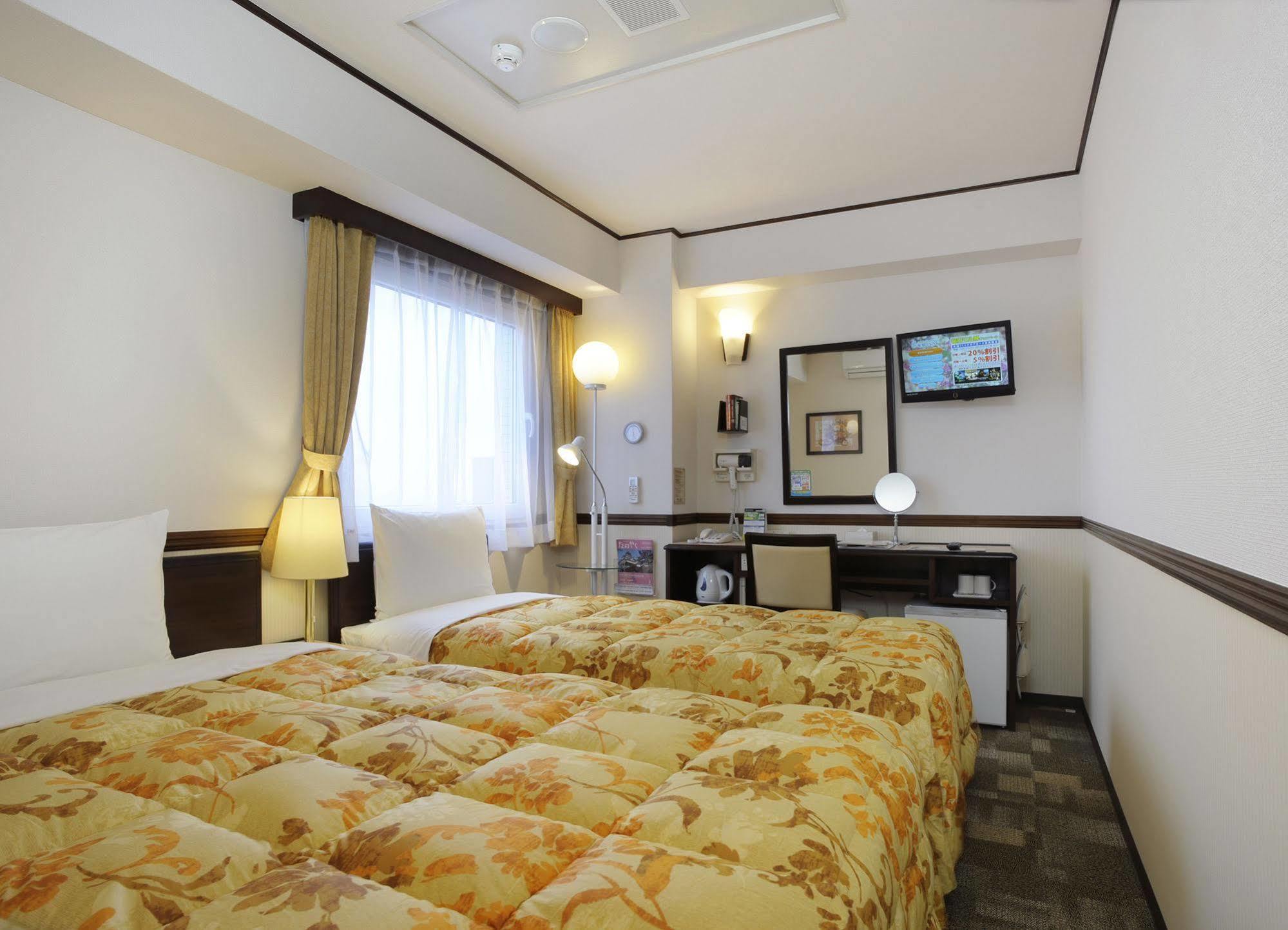 Toyoko Inn Kofu-Eki Minami-Guchi No.1 Экстерьер фото