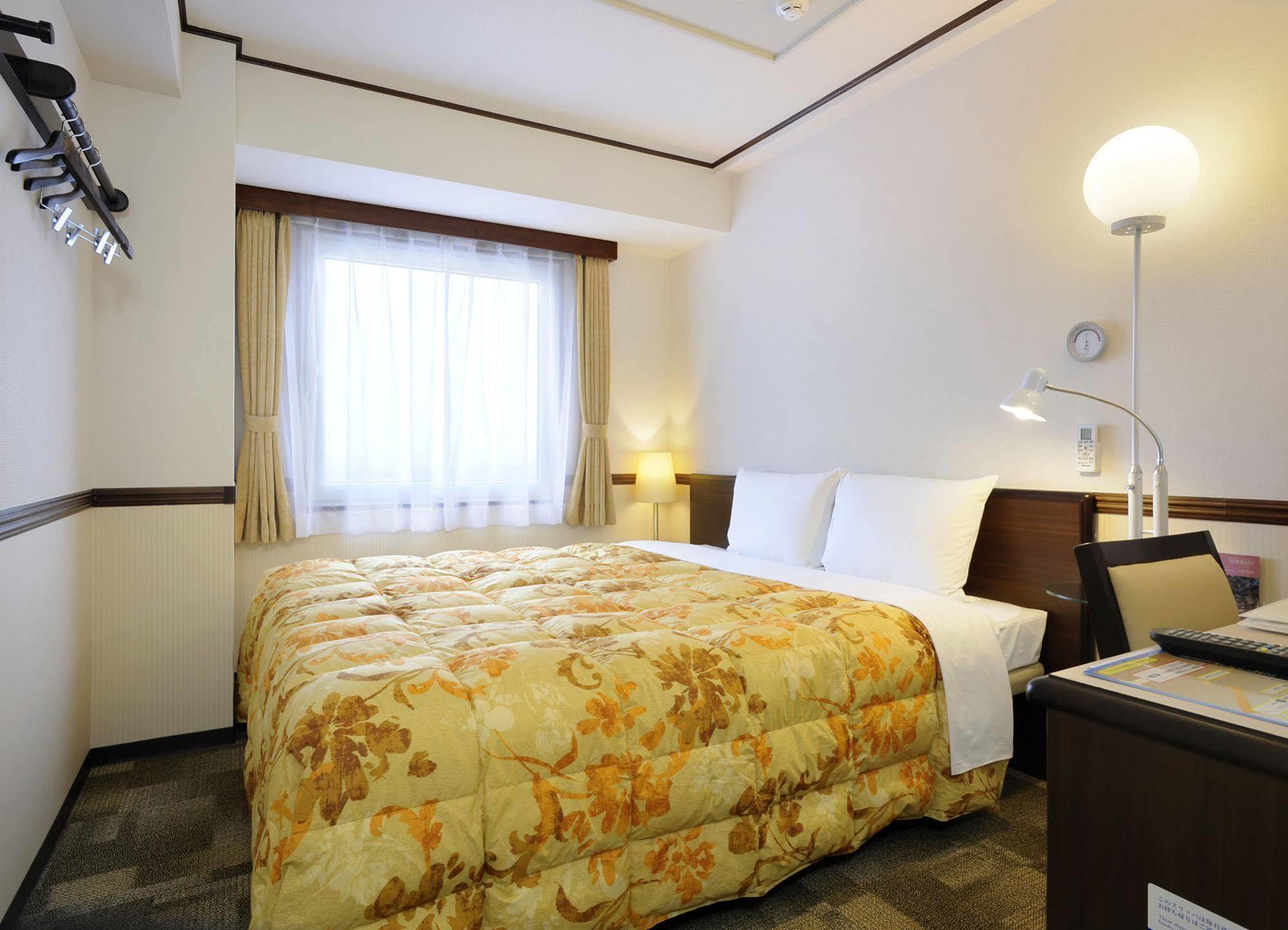 Toyoko Inn Kofu-Eki Minami-Guchi No.1 Экстерьер фото