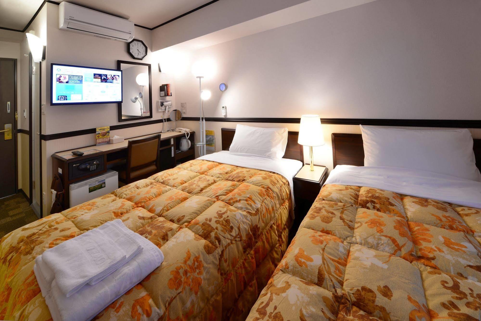 Toyoko Inn Kofu-Eki Minami-Guchi No.1 Экстерьер фото