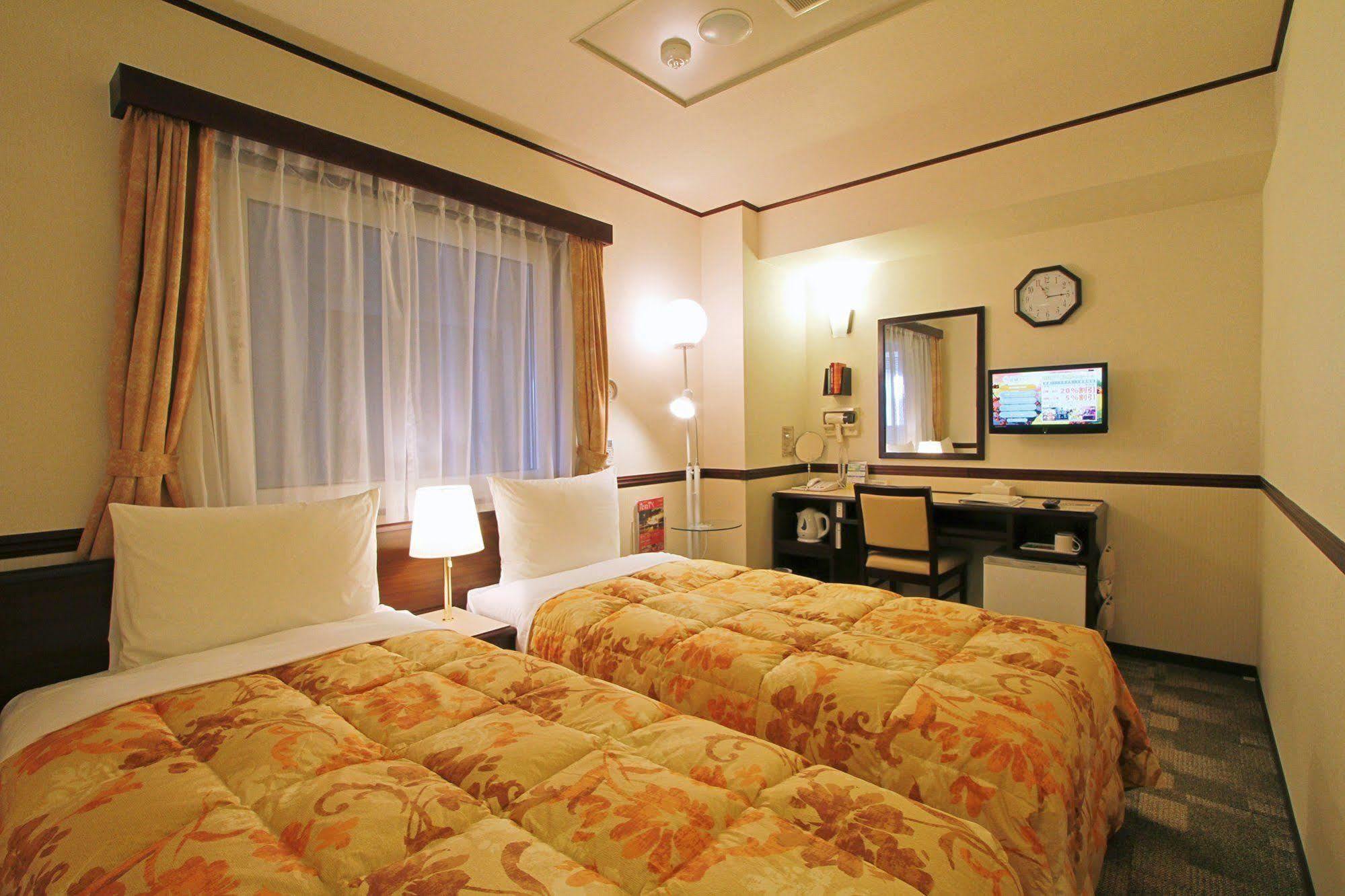 Toyoko Inn Kofu-Eki Minami-Guchi No.1 Экстерьер фото
